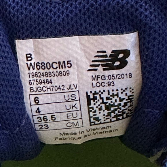 NWOT New Balance Sneakers - Picture 12 of 12